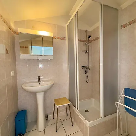 T2 + Mezzanine Avec 2 Salles D'eau Et Parking Prive, Bord De - St-hilaire-de-riez - Fr-1-323-336 Saint-Hilaire-de-Riez