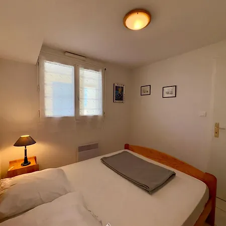 T2 + Mezzanine Avec 2 Salles D'eau Et Parking Prive, Bord De - St-hilaire-de-riez - Fr-1-323-336 Apartment
