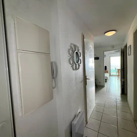 T2 + Mezzanine Avec 2 Salles D'eau Et Parking Prive, Bord De - St-hilaire-de-riez - Fr-1-323-336 *