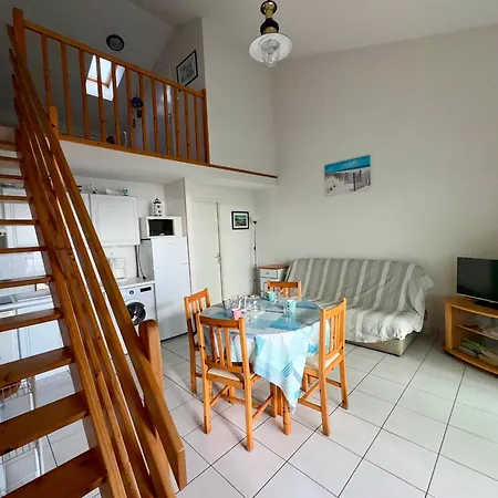 T2 + Mezzanine Avec 2 Salles D'eau Et Parking Prive, Bord De - St-hilaire-de-riez - Fr-1-323-336 Apartment